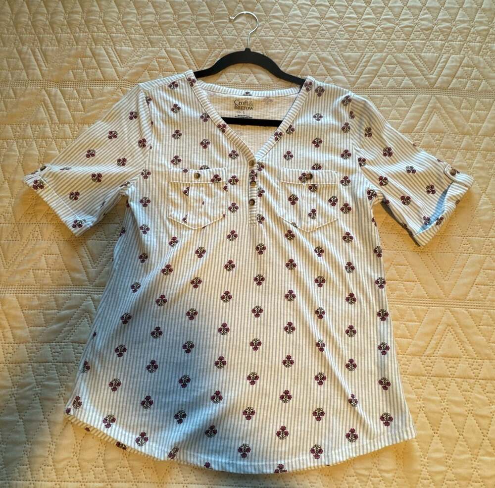 Croft & Barrow Floral Striped Top Size S Blue Button Front Pocket